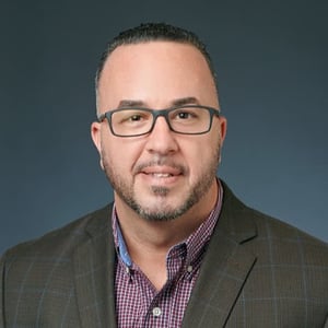 relogisitcs logo in green