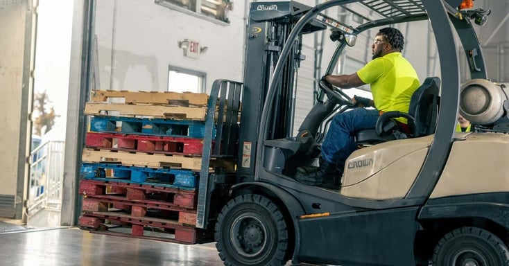 Stacked pallets on forklift (1)
